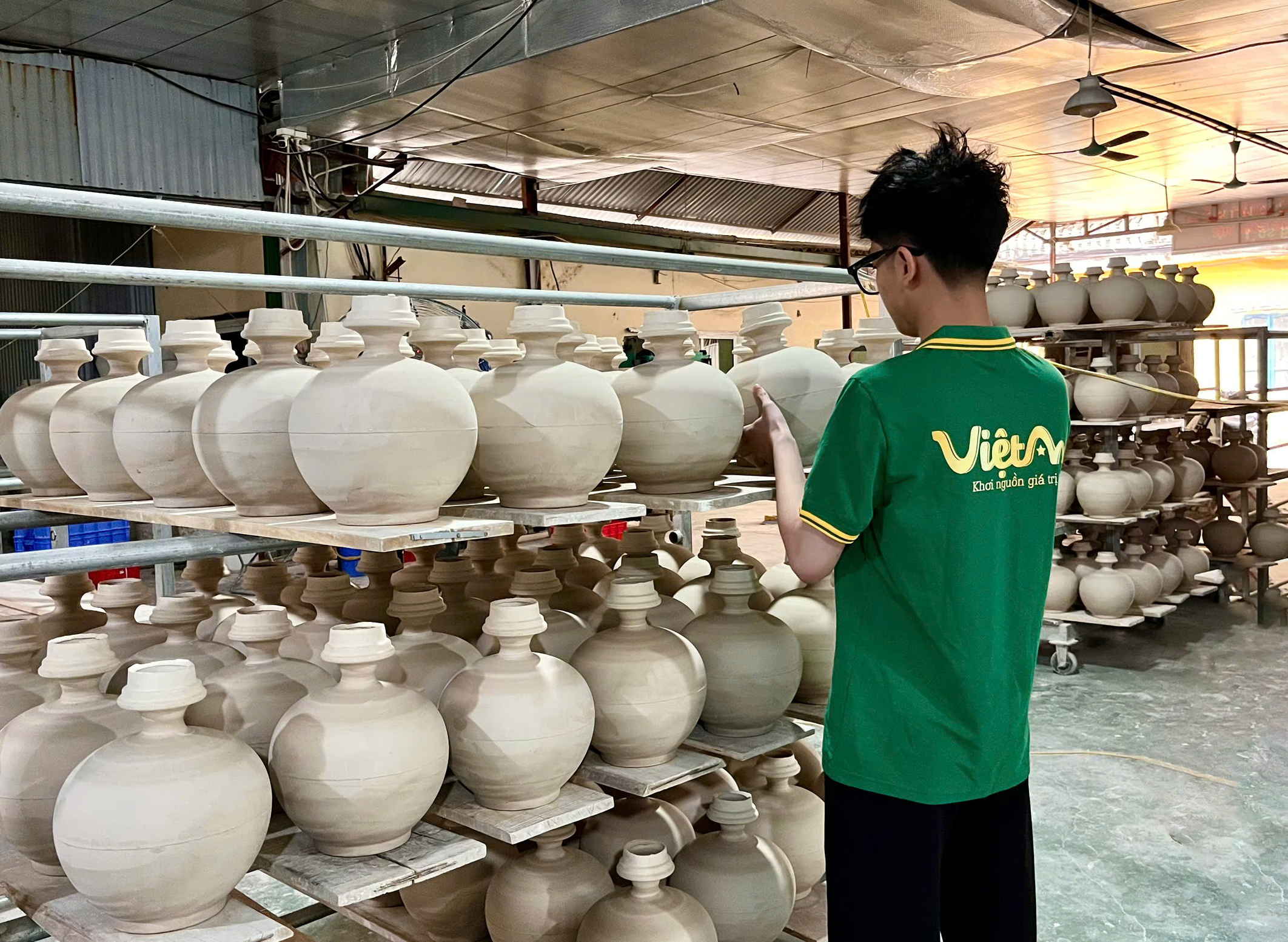 Xưởng sản xuất bình hút lộc