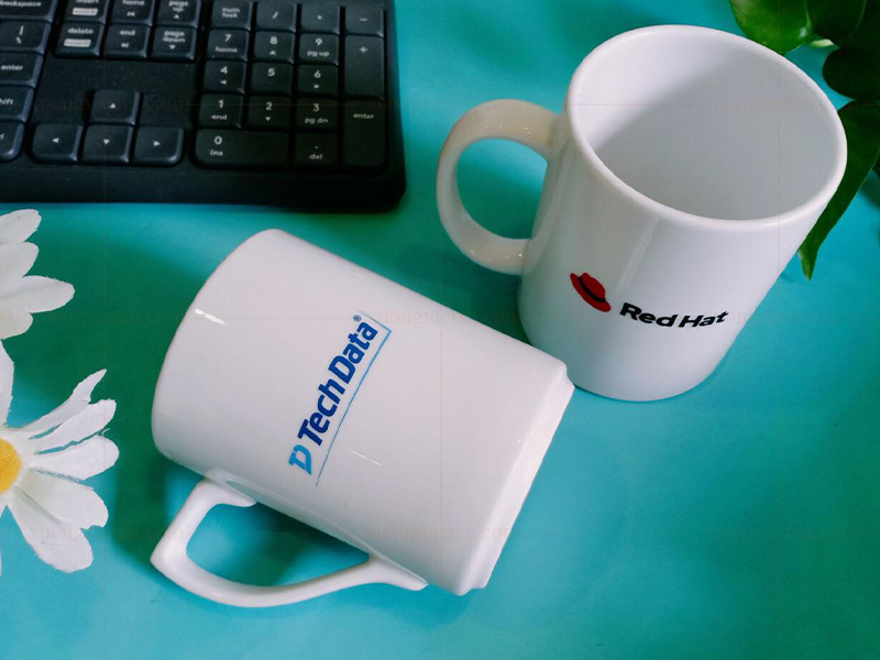 Các mẫu cốc sứ in logo độc đáo nhất dành cho doanh nghiệp