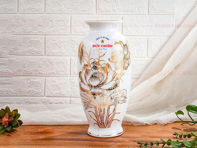 Các mẫu lọ hoa in logo làm quà tặng hot nhất hiện nay 