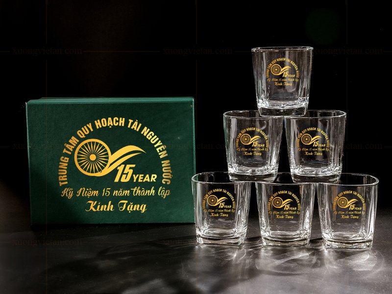Bộ cốc thủy tinh in logo kỉ niệm làm quà tặng