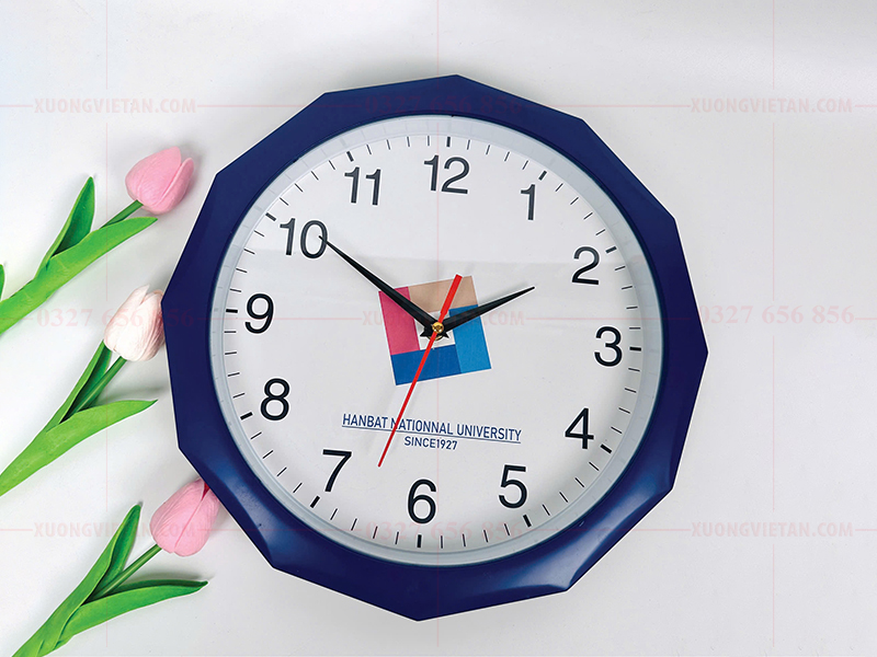 Đồng hồ treo tường làm quà tặng