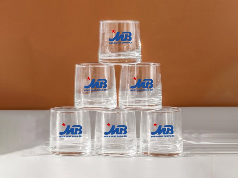 In logo ngân hàng MB lên bộ cốc thủy tinh quà tặng