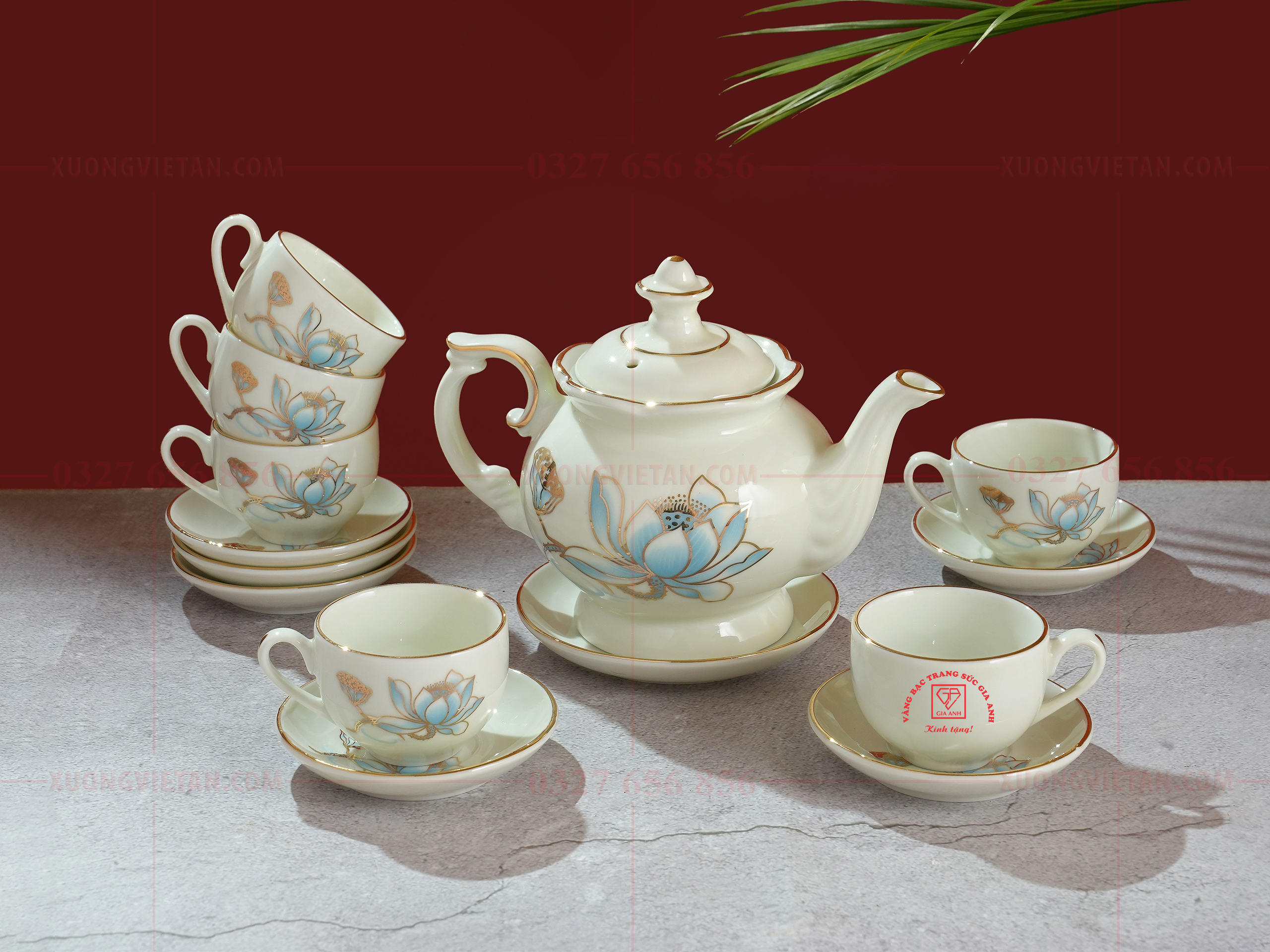 Bộ ấm trà men kem vẽ hoa sen 