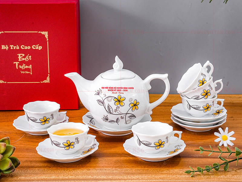 Bộ ấm chén Bát Tràng in logo đại hội đảng