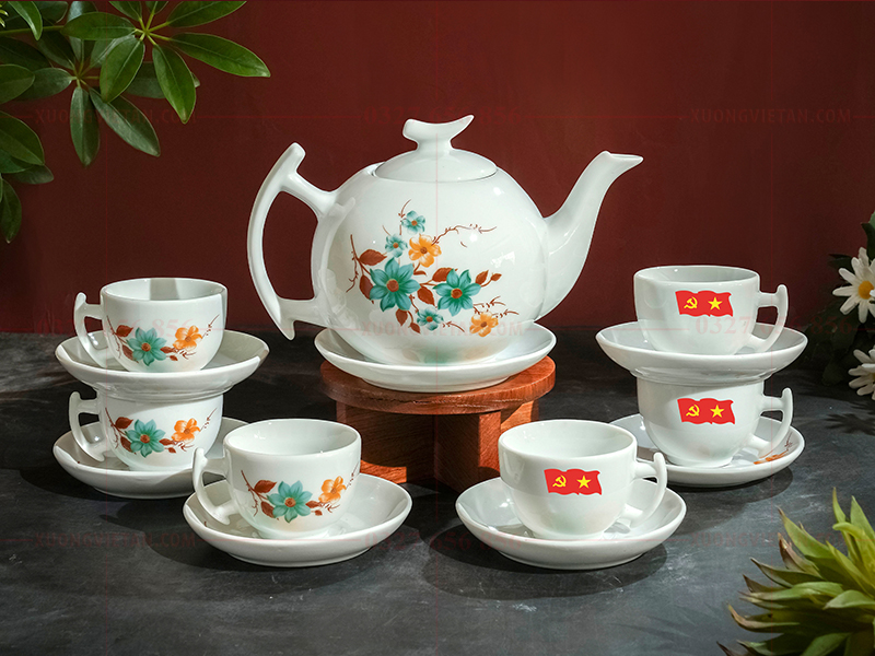 Bộ ấm chén Bát Tràng in logo đại hội đảng
