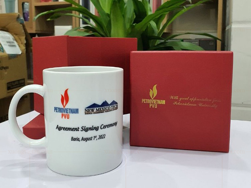 Các mẫu cốc sứ in logo độc đáo nhất dành cho doanh nghiệp
