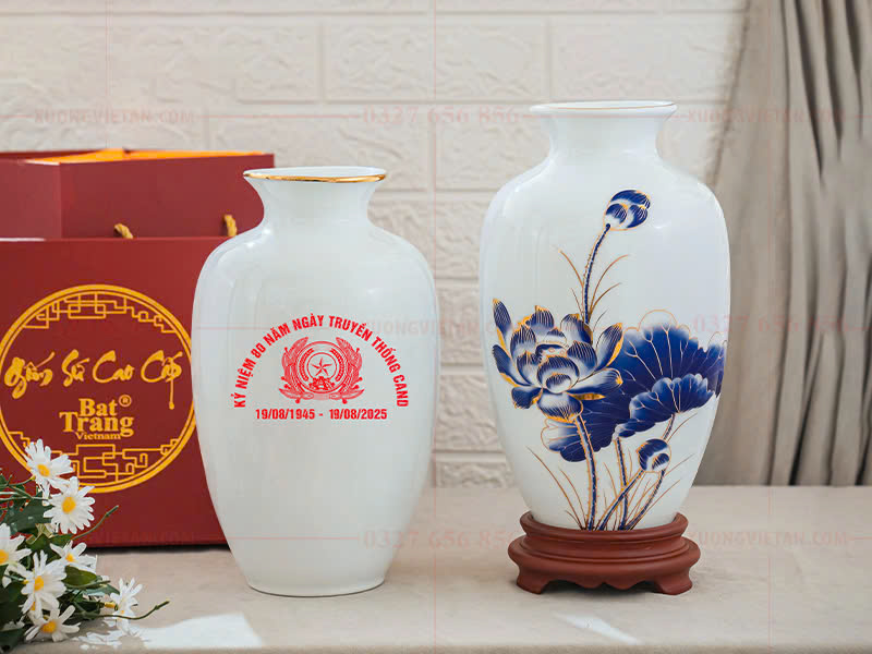 Lọ hoa in logo kỷ niệm 80 năm ngày truyền thống CAND