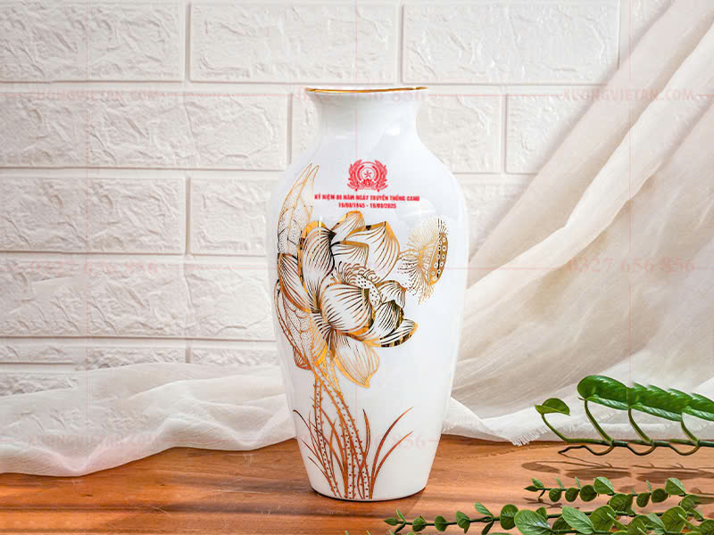 Lọ hoa in logo kỷ niệm 80 năm ngày truyền thống CAND